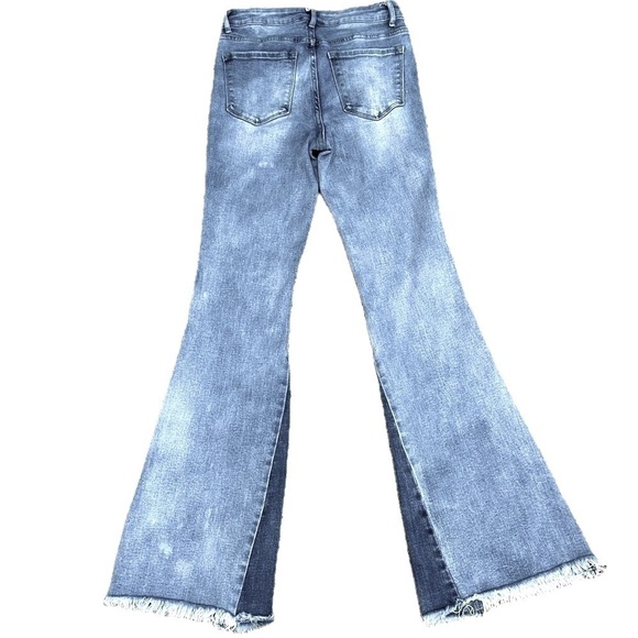 👖💙 ALTAR’D STATE Flare Jeans | Women’s Size 26 | 2-Tone Blue Patchwork, Stretch - Picture 2 of 3